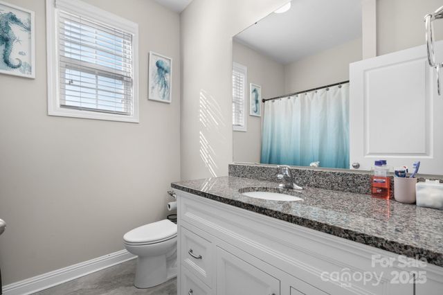 3976 Lake Breeze Drive, Sherrills Ford, NC 28673