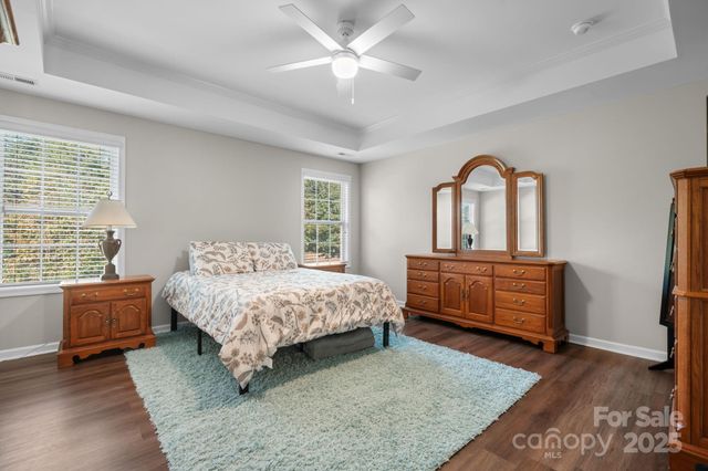 3976 Lake Breeze Drive, Sherrills Ford, NC 28673