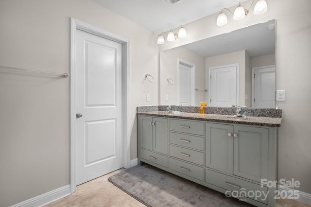 3976 Lake Breeze Drive, Sherrills Ford, NC 28673