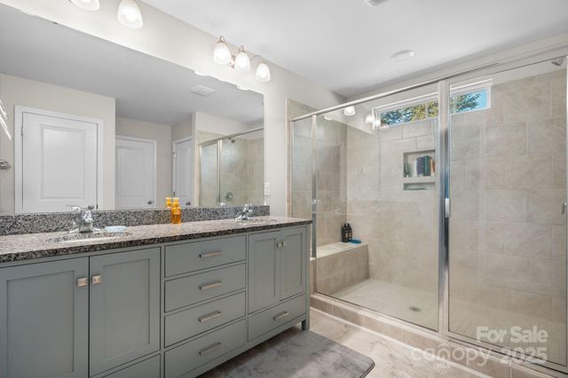 3976 Lake Breeze Drive, Sherrills Ford, NC 28673