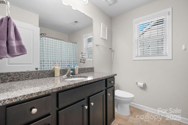 3976 Lake Breeze Drive, Sherrills Ford, NC 28673