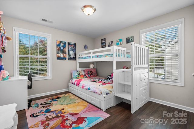 3976 Lake Breeze Drive, Sherrills Ford, NC 28673