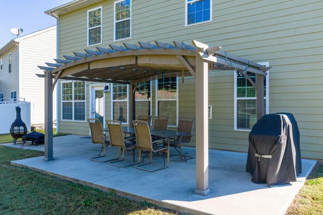 3976 Lake Breeze Drive, Sherrills Ford, NC 28673