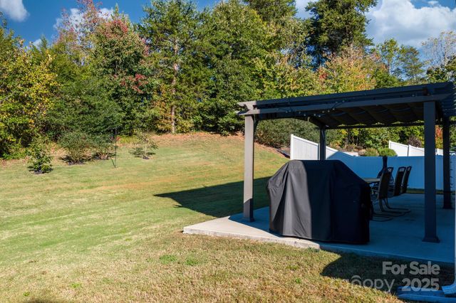 3976 Lake Breeze Drive, Sherrills Ford, NC 28673