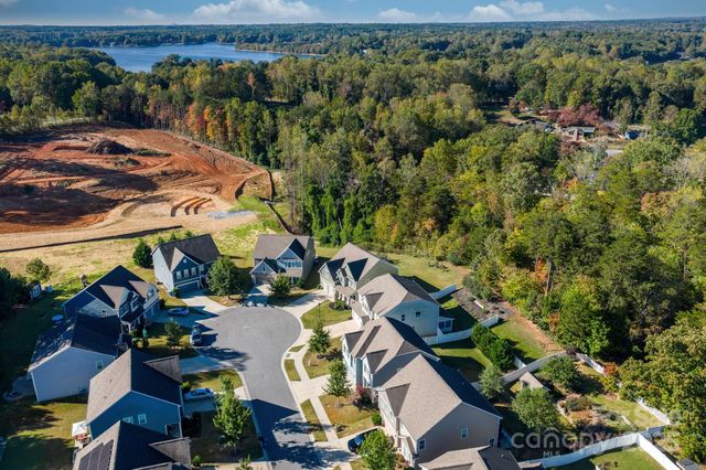 3976 Lake Breeze Drive, Sherrills Ford, NC 28673