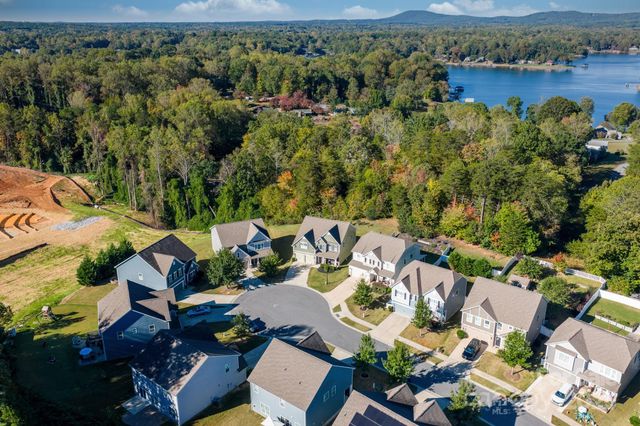 3976 Lake Breeze Drive, Sherrills Ford, NC 28673