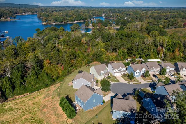 3976 Lake Breeze Drive, Sherrills Ford, NC 28673
