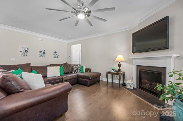 3976 Lake Breeze Drive, Sherrills Ford, NC 28673