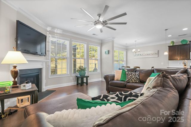 3976 Lake Breeze Drive, Sherrills Ford, NC 28673