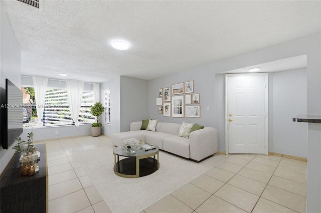 2846 S University Dr 4104, Davie, FL 33328