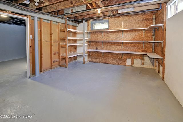 7404 Edenroc Ln, Louisville, KY 40258