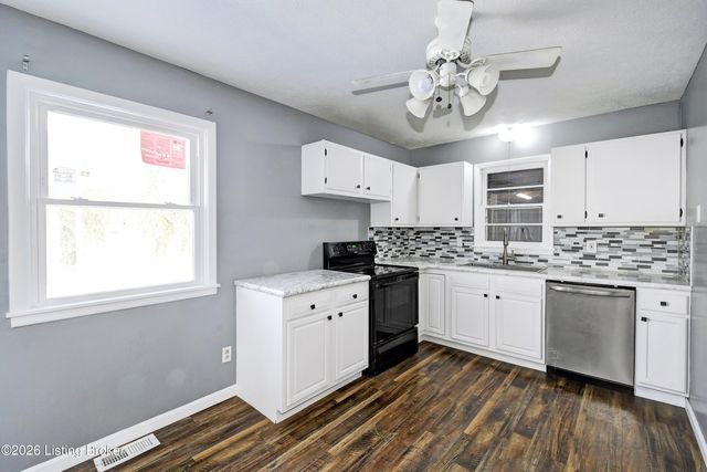 7404 Edenroc Ln, Louisville, KY 40258