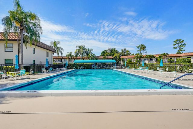 7245 Golf Colony Court 204, Lake Worth, FL 33467