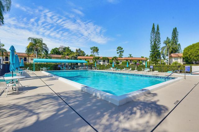 7245 Golf Colony Court 204, Lake Worth, FL 33467
