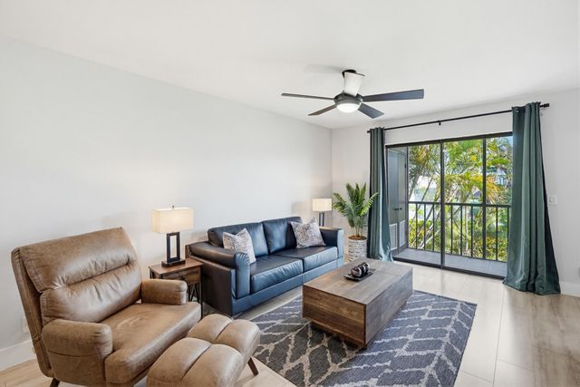 7245 Golf Colony Court 204, Lake Worth, FL 33467