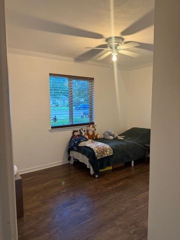 3526 W Rochelle Road, Irving, TX 75062