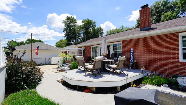 2450 AVENUE I, Council Bluffs, IA 51501