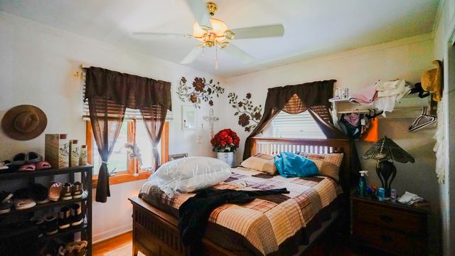 2450 AVENUE I, Council Bluffs, IA 51501