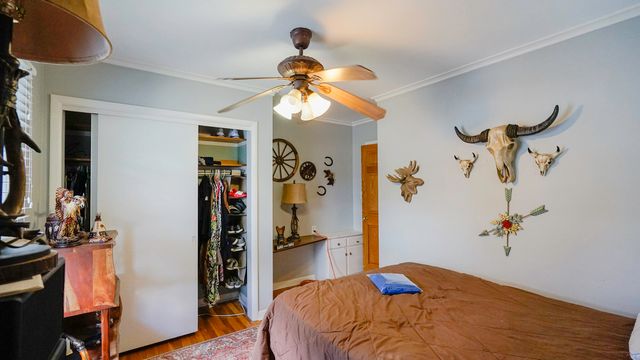 2450 AVENUE I, Council Bluffs, IA 51501