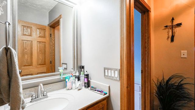 2450 AVENUE I, Council Bluffs, IA 51501
