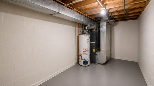 2450 AVENUE I, Council Bluffs, IA 51501