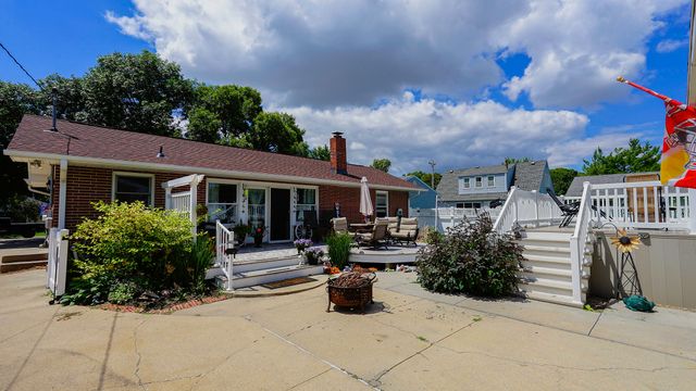 2450 AVENUE I, Council Bluffs, IA 51501