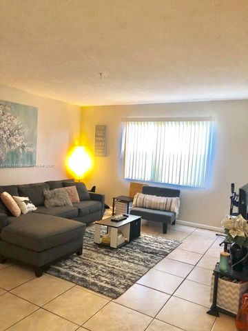 2521 Pierce St 1, Hollywood, FL 33020