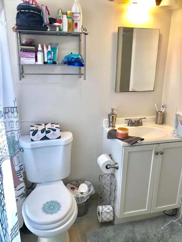 2521 Pierce St 1, Hollywood, FL 33020