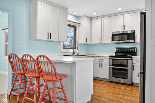 5483 E Karlsway Drive, Columbus, IN 47201