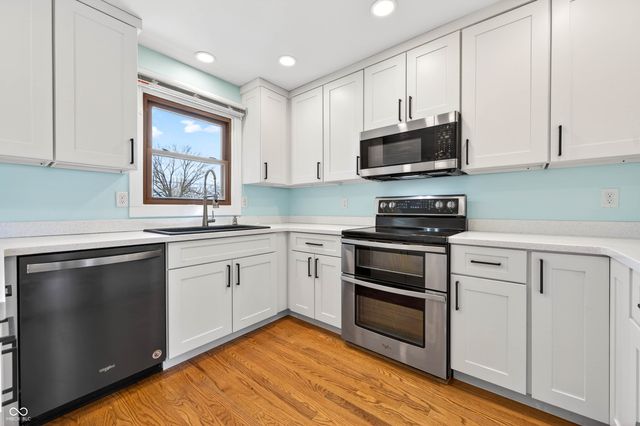 5483 E Karlsway Drive, Columbus, IN 47201