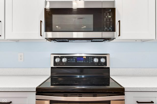 5483 E Karlsway Drive, Columbus, IN 47201