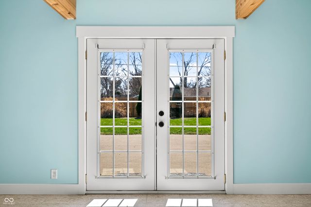 5483 E Karlsway Drive, Columbus, IN 47201