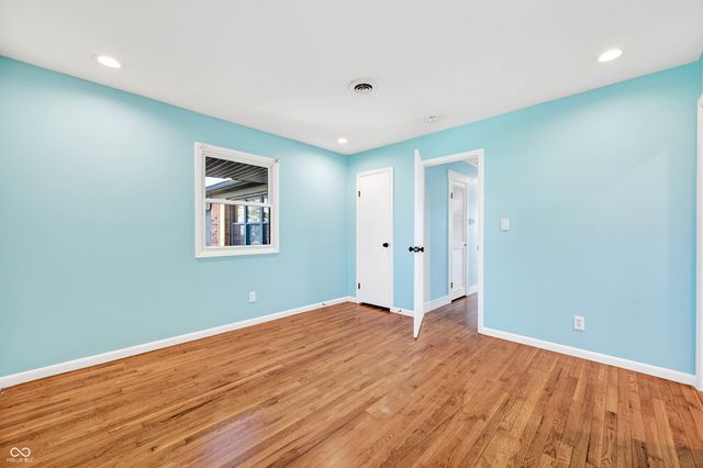 5483 E Karlsway Drive, Columbus, IN 47201