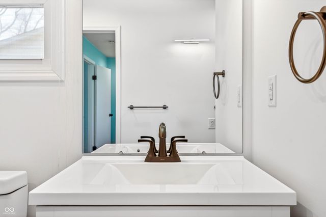 5483 E Karlsway Drive, Columbus, IN 47201