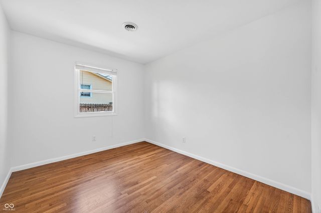 5483 E Karlsway Drive, Columbus, IN 47201