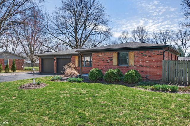 5483 E Karlsway Drive, Columbus, IN 47201