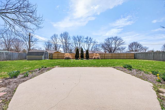 5483 E Karlsway Drive, Columbus, IN 47201