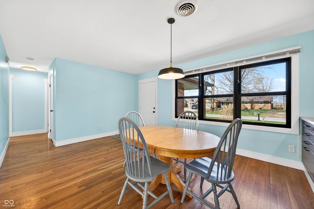 5483 E Karlsway Drive, Columbus, IN 47201