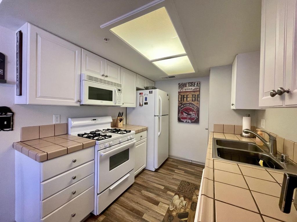 Image 12 of property listing at 40501 Road 222 # 103, Bass Lake, CA 93604