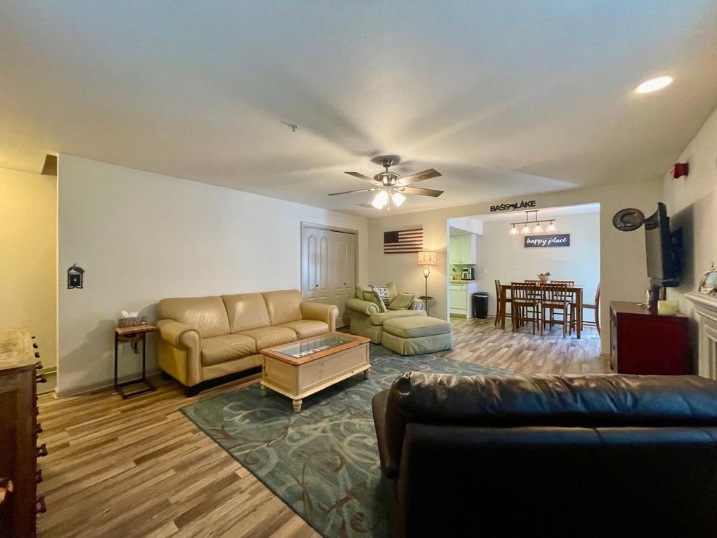 Image 5 of property listing at 40501 Road 222 # 103, Bass Lake, CA 93604