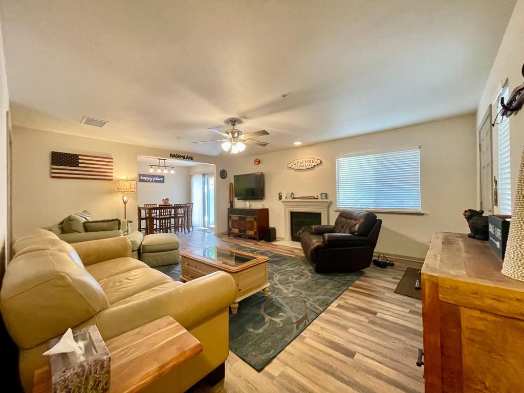 Image 6 of property listing at 40501 Road 222 # 103, Bass Lake, CA 93604
