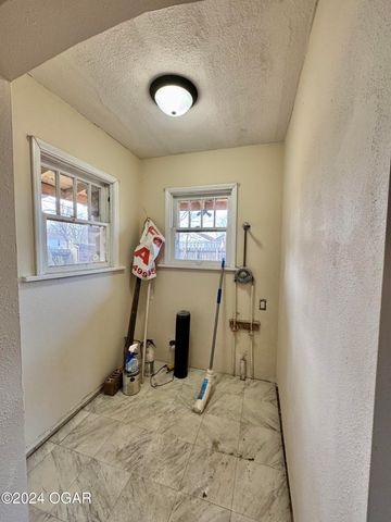 2922 S Main Street, Joplin, MO 64804
