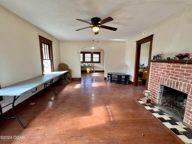 2922 S Main Street, Joplin, MO 64804