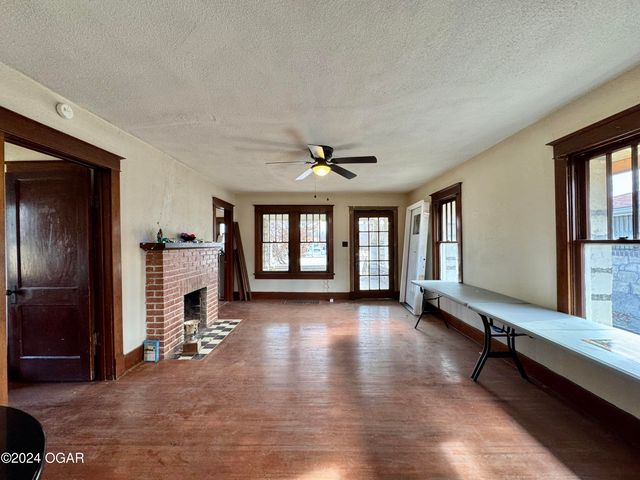 2922 S Main Street, Joplin, MO 64804