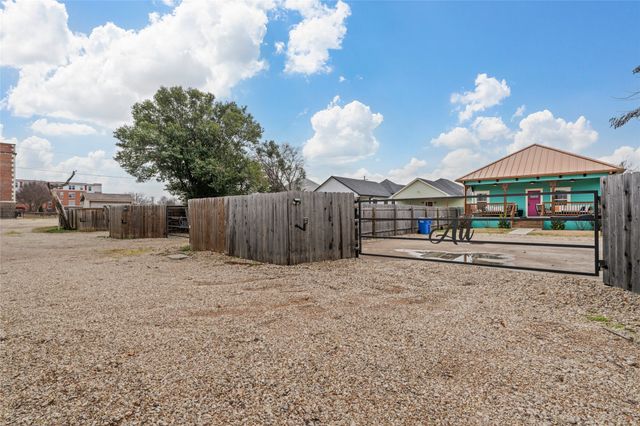 706 S 9th Street, Waco, TX 76706