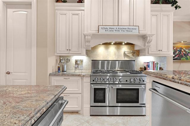 10896 Dauphine Street, Willis, TX 77318