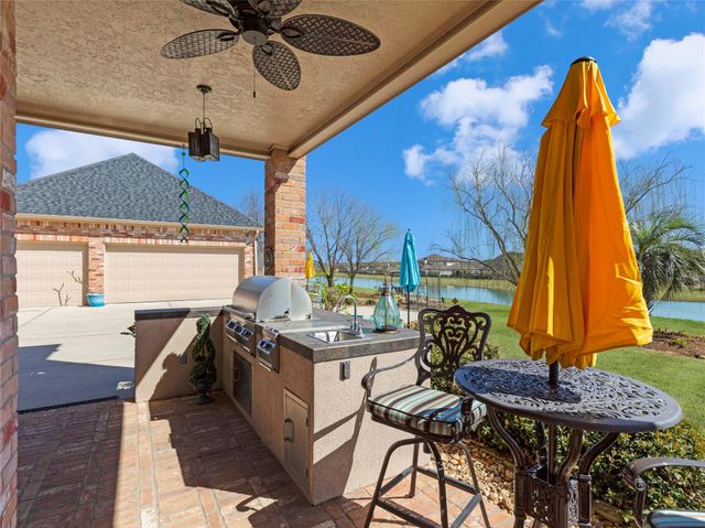 10896 Dauphine Street, Willis, TX 77318