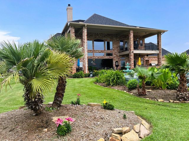 10896 Dauphine Street, Willis, TX 77318