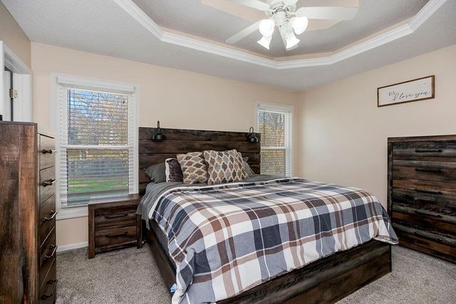 301 Porter Drive, Smithville, MO 64089