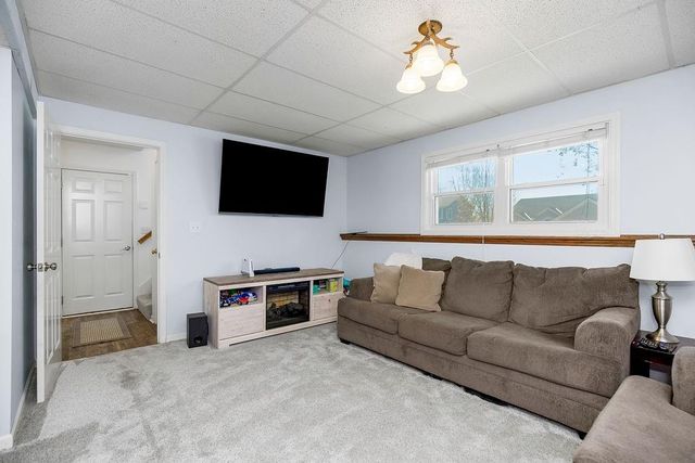 301 Porter Drive, Smithville, MO 64089